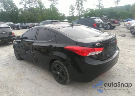 2013 Hyundai Elantra Gls (Ulsan Plant) z USA, uszkodzony, nr VIN KMHDH4AE8DU832241